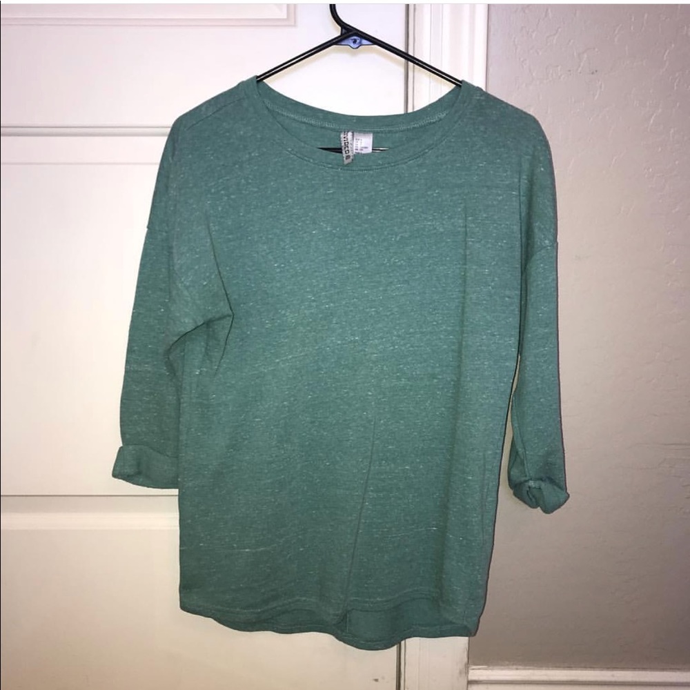 Mid sleeve sweater